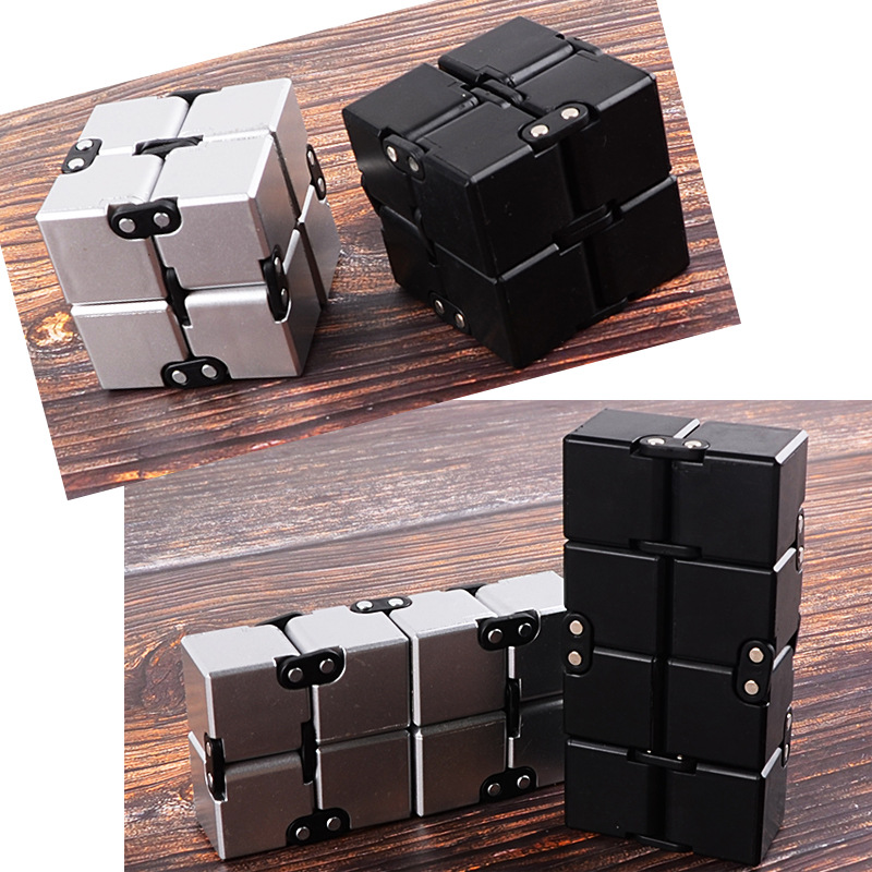 Metal Infinite Cube Stress Rel - огляд і ціна Model Kit Infinite Dimension