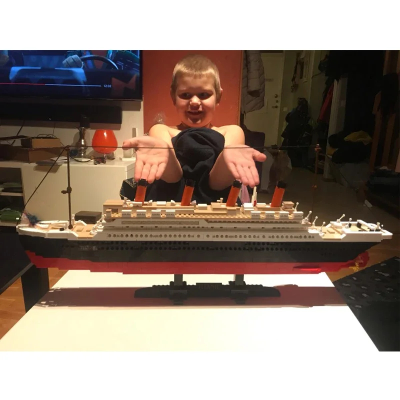 481pcs2401pcs RMS Titanic Ship - огляд і ціна Model Kit Titanic